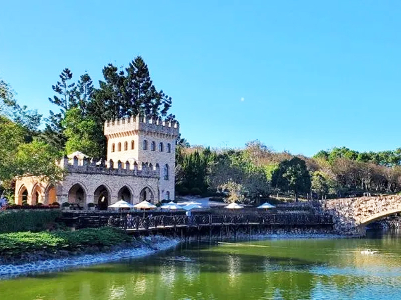 ปราสาทซินเซ่อ (XinShe Castle)